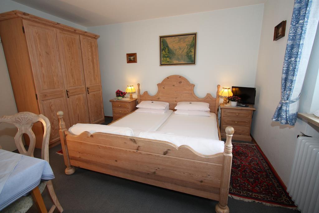Haus Hoellental Garmisch-Partenkirchen Room photo